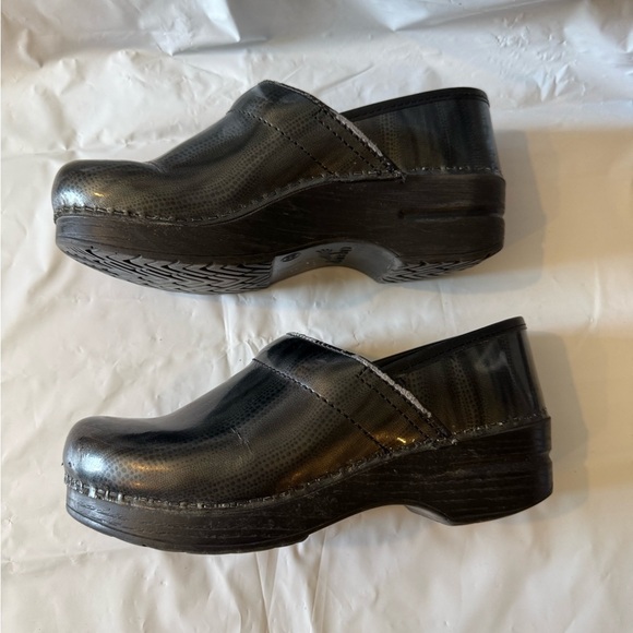 Dansko Proffesional Clogs Womens 36 Shoes Nursing Comfort Slip On US 5.5 / 6 - Picture 3 of 11